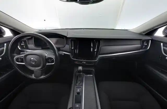 Musta Farmari, Volvo V90 – MPC-587