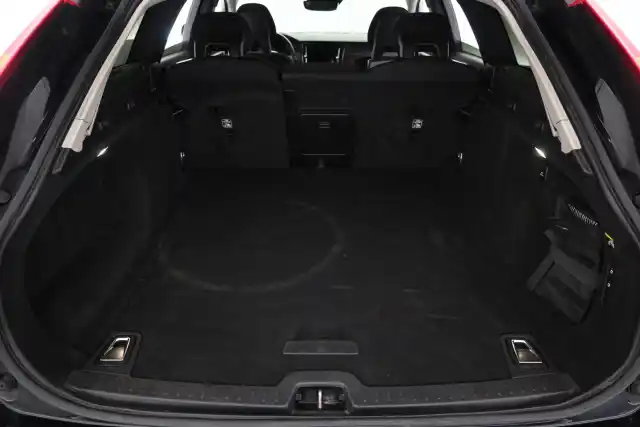 Musta Farmari, Volvo V90 – MPC-587