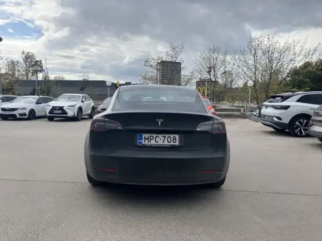 Musta Sedan, Tesla Model 3 – MPC-708