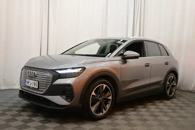 Harmaa Maastoauto, Audi Q4 e-tron – MPJ-195