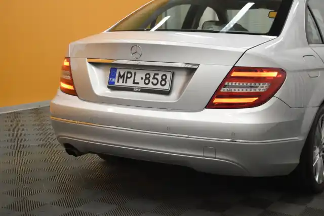 Hopea Sedan, Mercedes-Benz C – MPL-858