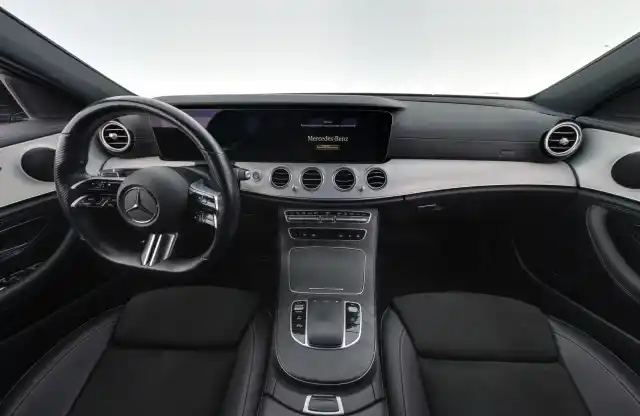 Musta Farmari, Mercedes-Benz E – MPN-379