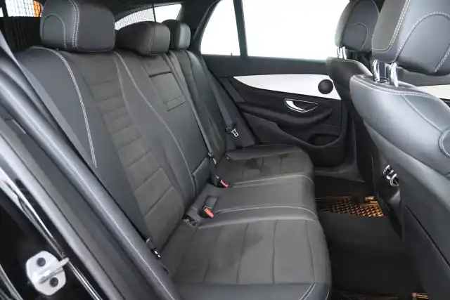 Musta Farmari, Mercedes-Benz E – MPN-379