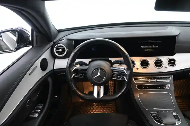 Musta Farmari, Mercedes-Benz E – MPN-379