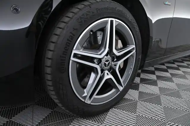 Musta Farmari, Mercedes-Benz E – MPN-379