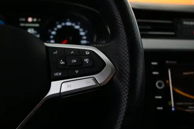 Valkoinen Farmari, Volkswagen Passat – MPO-528
