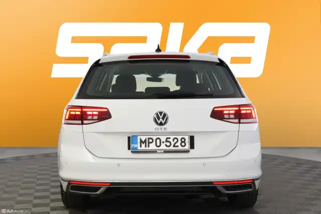 Valkoinen Farmari, Volkswagen Passat – MPO-528