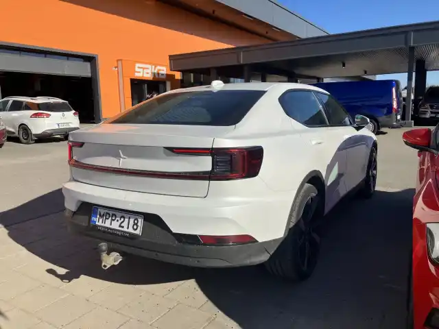 Valkoinen Sedan, Polestar 2 – MPP-218
