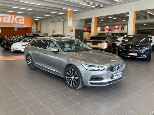 Harmaa Farmari, Volvo V90 – MPR-250