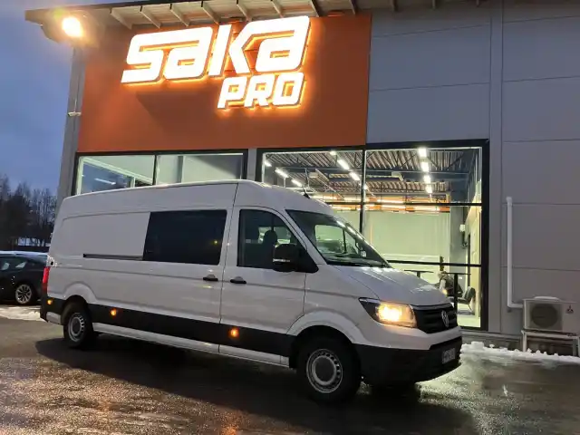 Valkoinen Tila-auto, Volkswagen Crafter – MPV-120