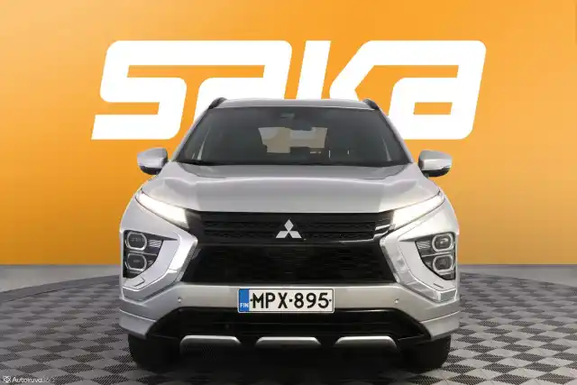 Harmaa Maastoauto, Mitsubishi Eclipse Cross – MPX-895