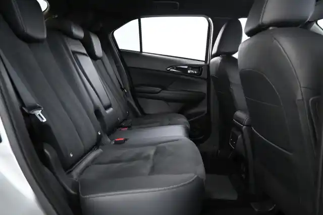 Harmaa Maastoauto, Mitsubishi Eclipse Cross – MPX-895