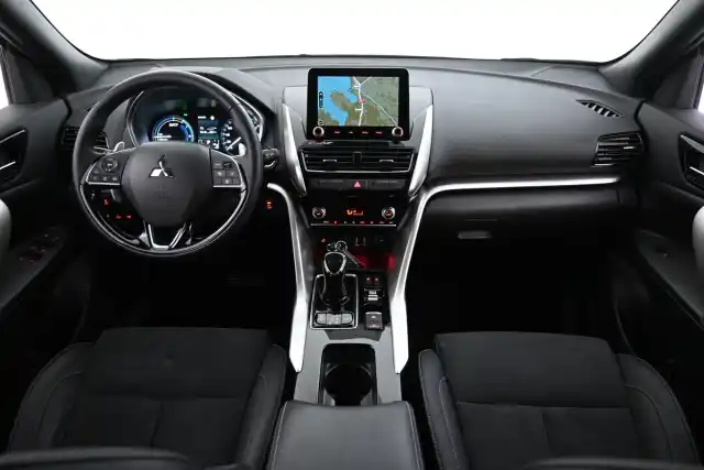 Harmaa Maastoauto, Mitsubishi Eclipse Cross – MPX-895