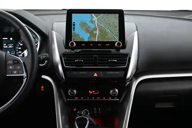 Harmaa Maastoauto, Mitsubishi Eclipse Cross – MPX-895