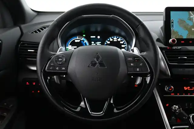 Harmaa Maastoauto, Mitsubishi Eclipse Cross – MPX-895