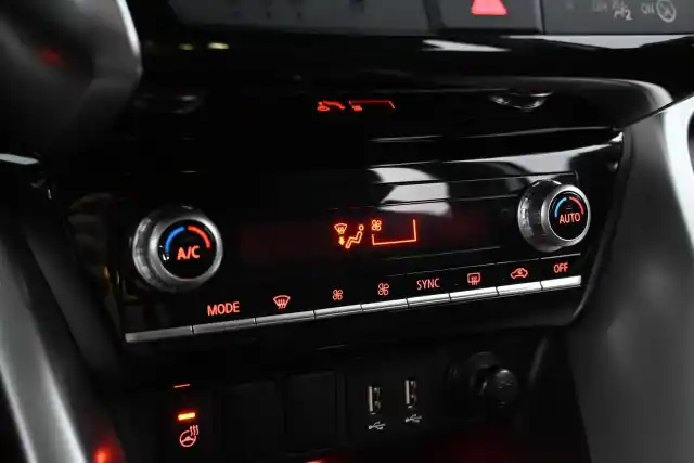 Harmaa Maastoauto, Mitsubishi Eclipse Cross – MPX-895