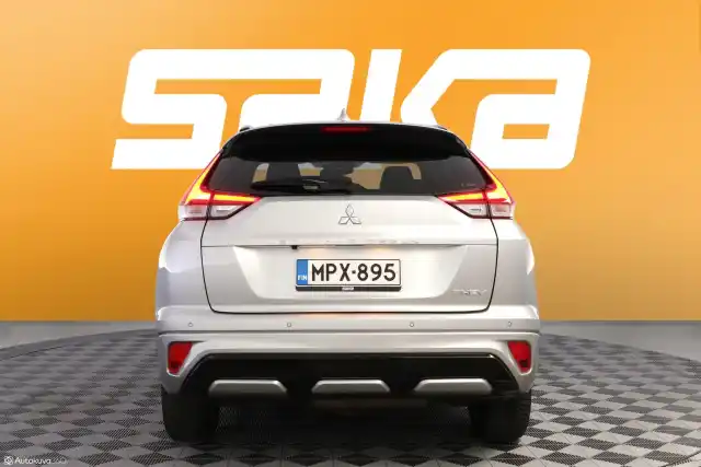 Harmaa Maastoauto, Mitsubishi Eclipse Cross – MPX-895