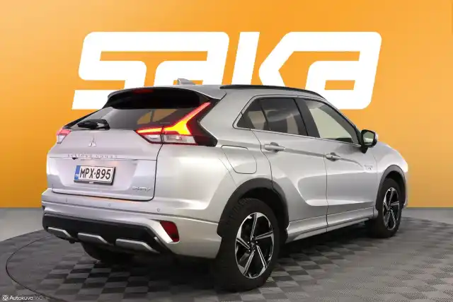 Harmaa Maastoauto, Mitsubishi Eclipse Cross – MPX-895