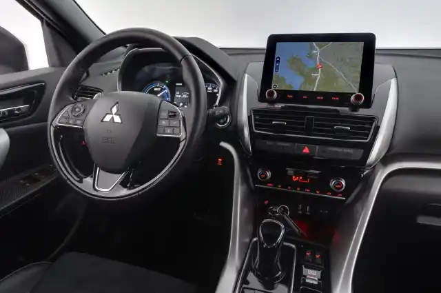 Harmaa Maastoauto, Mitsubishi Eclipse Cross – MPX-895
