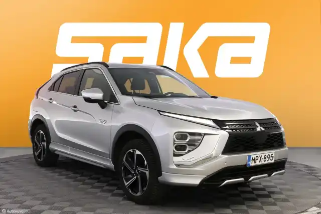 Harmaa Maastoauto, Mitsubishi Eclipse Cross – MPX-895