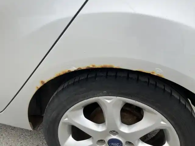 Harmaa Viistoperä, Ford Fiesta – MPZ-120