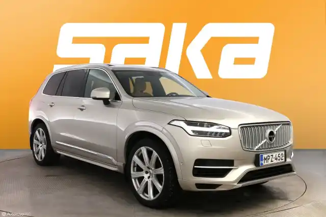 Beige Maastoauto, Volvo XC90 – MPZ-452