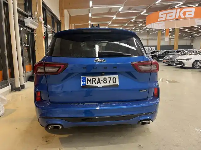 Sininen Maastoauto, Ford Kuga – MRA-870