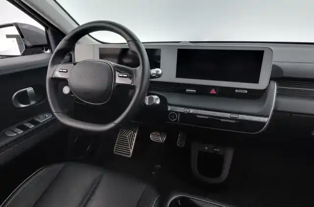 Harmaa Viistoperä, Hyundai IONIQ 5 – MRB-400