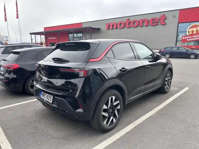 Musta Tila-auto, Opel Mokka – MRC-625