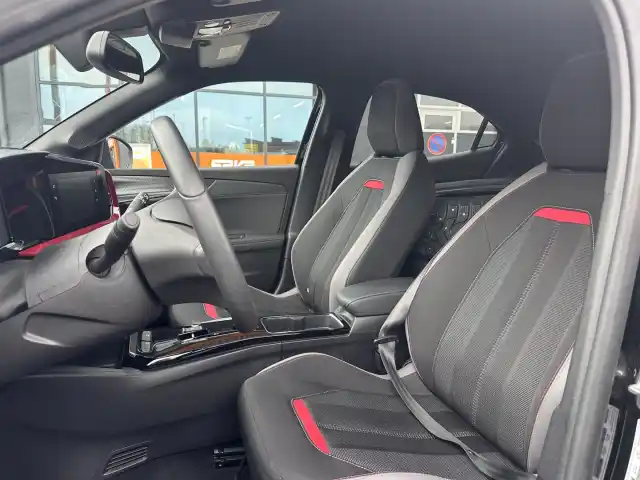 Musta Tila-auto, Opel Mokka – MRC-625