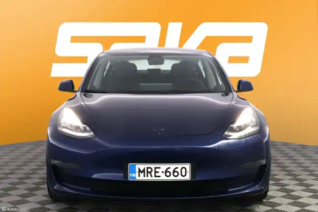 Sininen Sedan, Tesla Model 3 – MRE-660