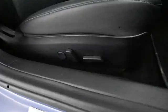 Sininen Sedan, Tesla Model 3 – MRE-660