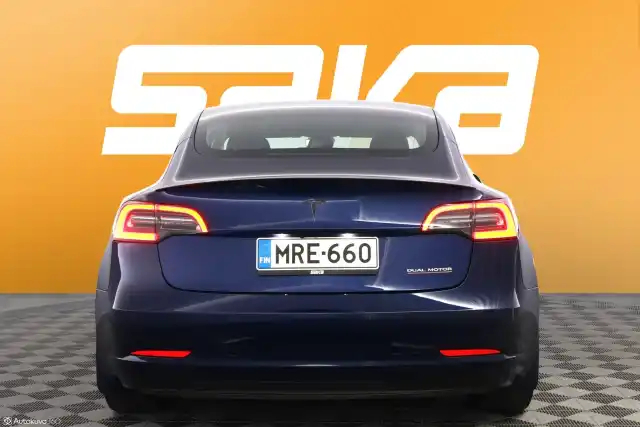 Sininen Sedan, Tesla Model 3 – MRE-660