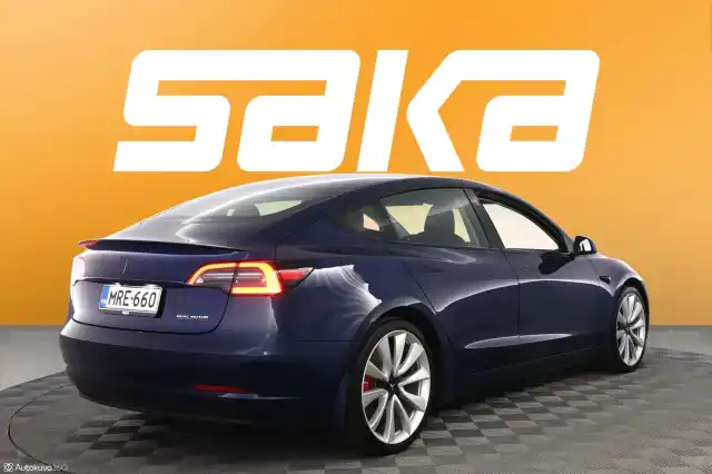 Sininen Sedan, Tesla Model 3 – MRE-660