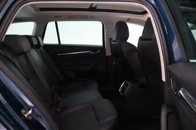 Sininen Farmari, Skoda Octavia – MRH-113