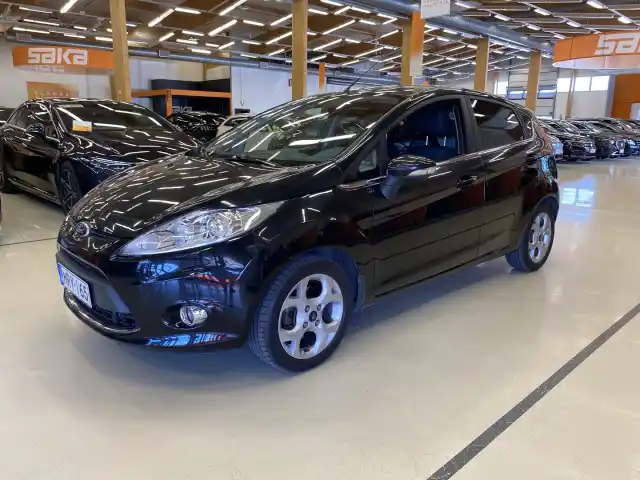 Musta Viistoperä, Ford Fiesta – MRY-165