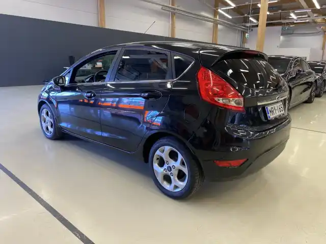 Musta Viistoperä, Ford Fiesta – MRY-165