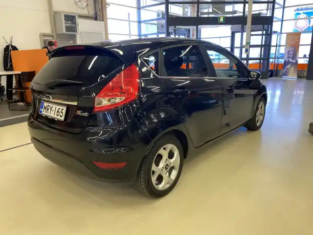 Musta Viistoperä, Ford Fiesta – MRY-165
