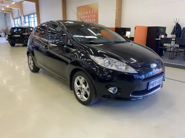 Musta Viistoperä, Ford Fiesta – MRY-165
