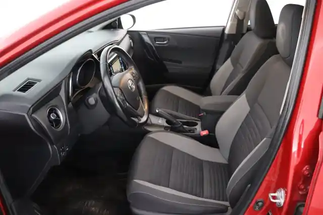 Punainen Farmari, Toyota Auris – MSY-318