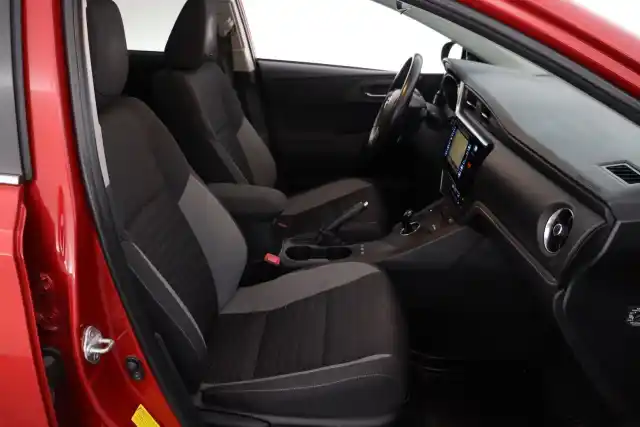 Punainen Farmari, Toyota Auris – MSY-318