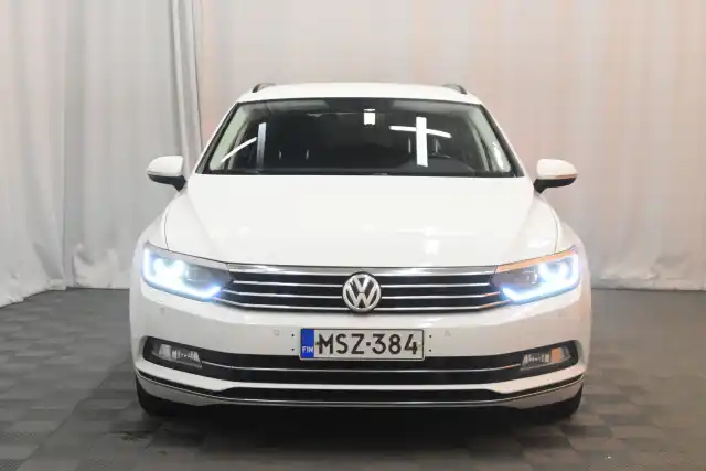 Valkoinen Farmari, Volkswagen Passat – MSZ-384