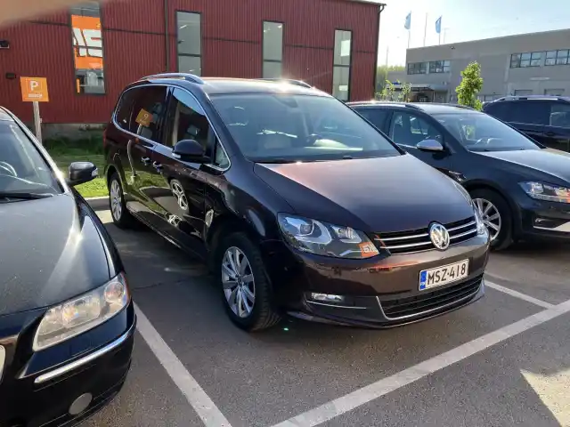 Punainen Tila-auto, Volkswagen Sharan – MSZ-418