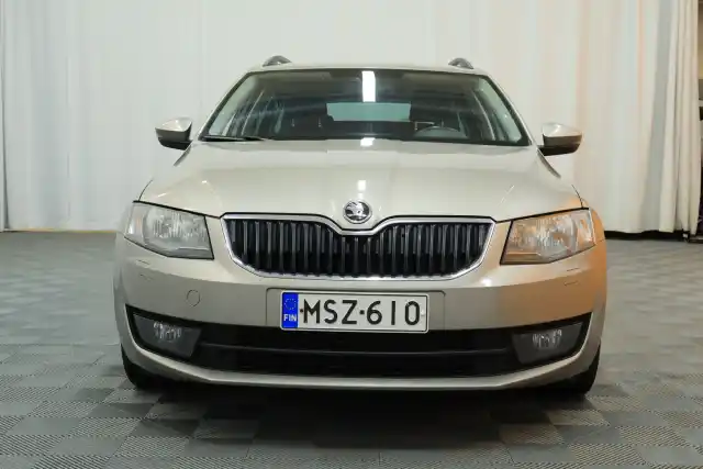 Ruskea Farmari, Skoda Octavia – MSZ-610