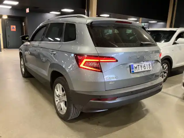 Harmaa Maastoauto, Skoda Karoq – MTY-618