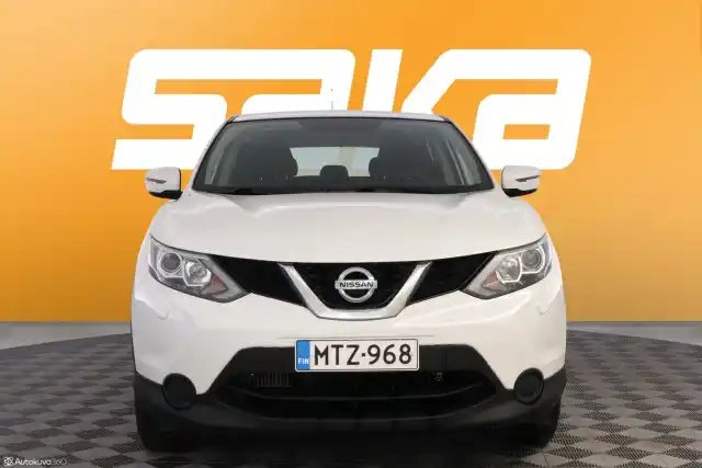 Valkoinen Maastoauto, Nissan Qashqai – MTZ-968
