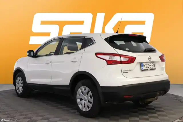 Valkoinen Maastoauto, Nissan Qashqai – MTZ-968