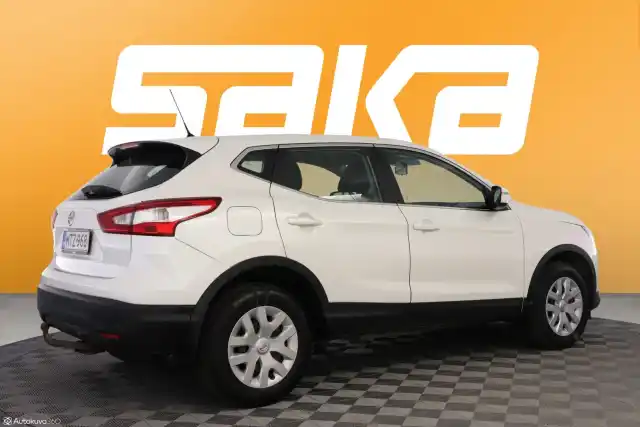 Valkoinen Maastoauto, Nissan Qashqai – MTZ-968