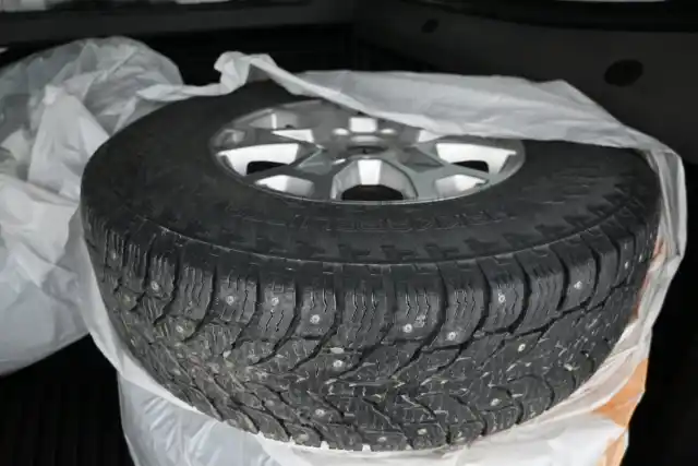 Musta Avolava, Ford Ranger – MUY-458