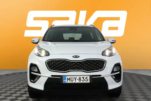 Valkoinen Maastoauto, Kia Sportage – MUY-835